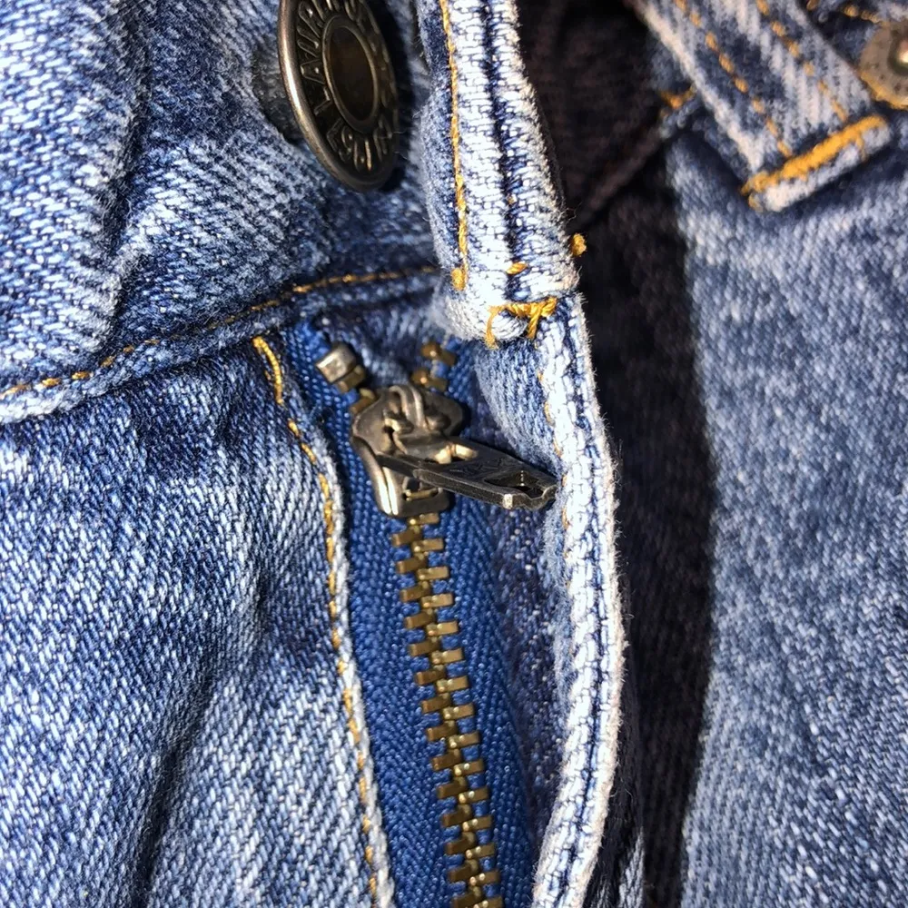 Ralph Lauren  size 6 vintage distressed jean skirt - Image 4
