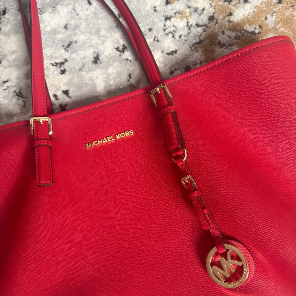 Michael Kors Jet Set Travel Large Saffiano Leather Tote Bag Cherry Red - Image 2