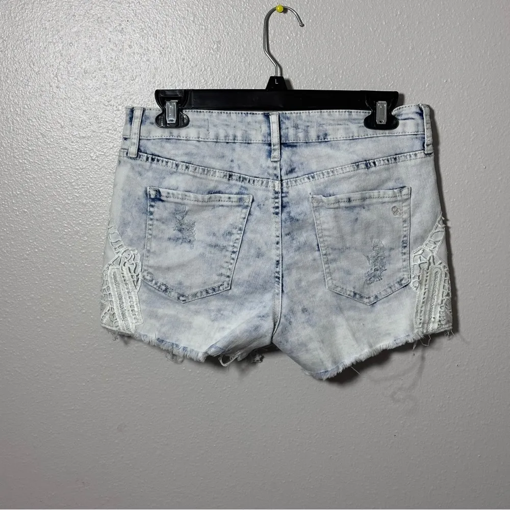 Jessica Simpson Women Denim Cherish Short Blue Shorts Size 28. - Image 5