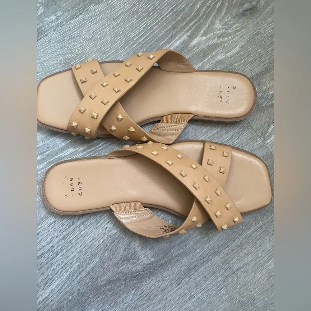 a new day Nude Studded Criss Cross Slide Sandals Size 7 Like New Condition - Image 3