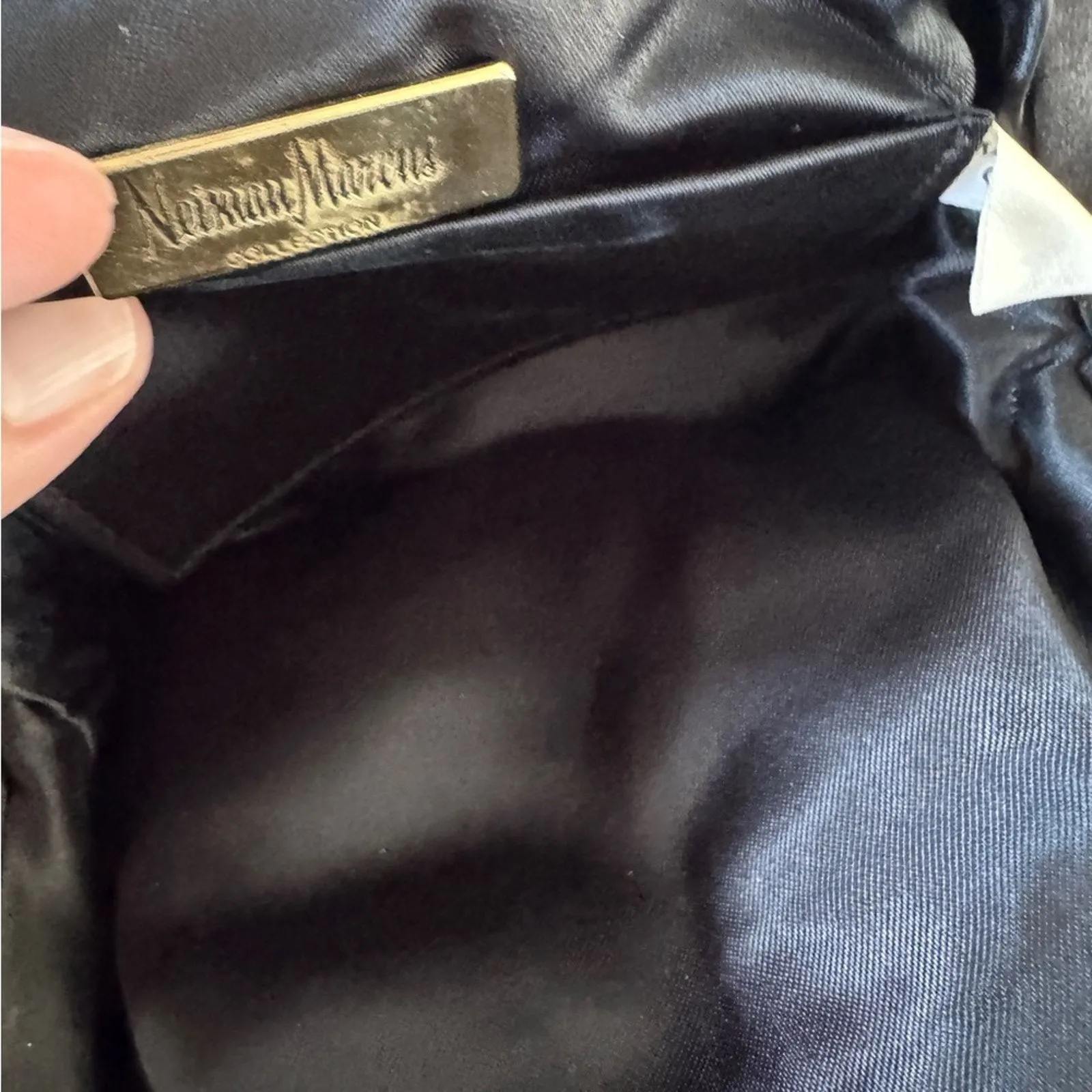 Vintage Neiman Marcus Red Velvet Carpet Bag Purse Crossbody Handbag - Image 6