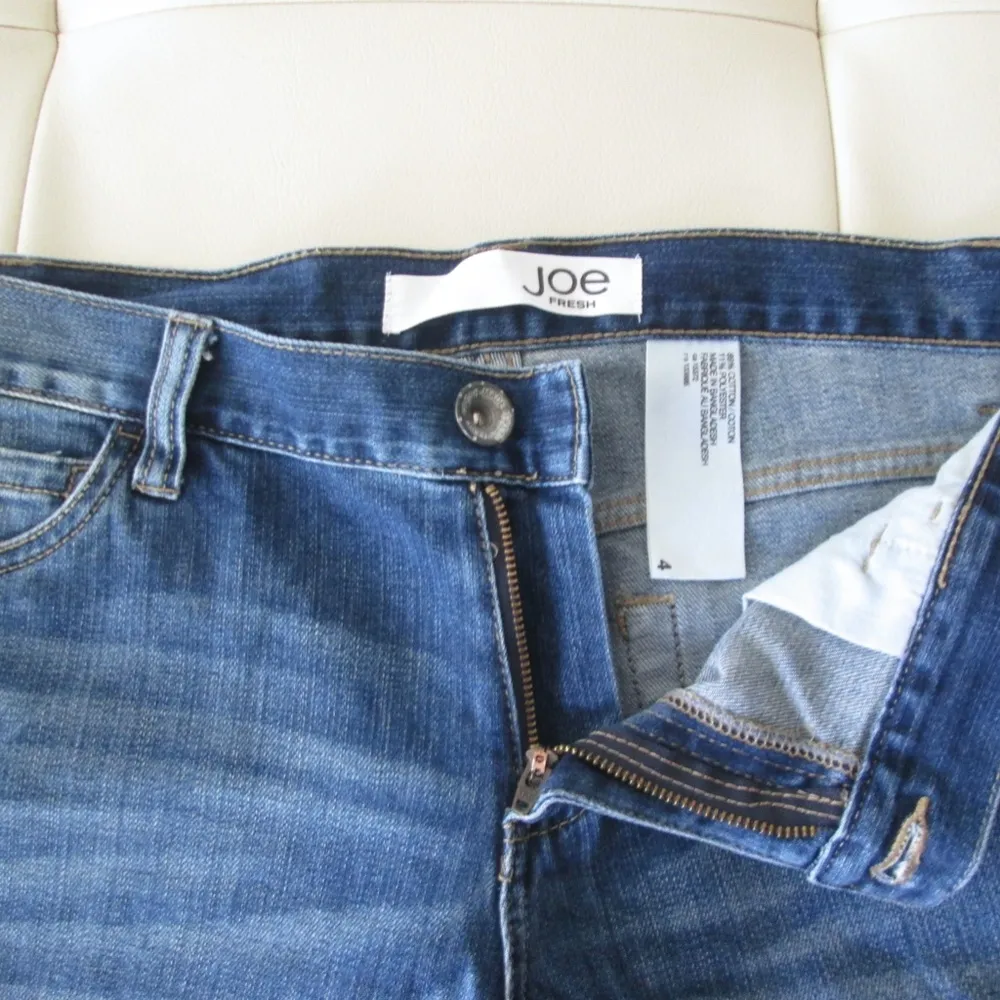 Joe Fresh Jean Shorts - Size 4 - Image 3