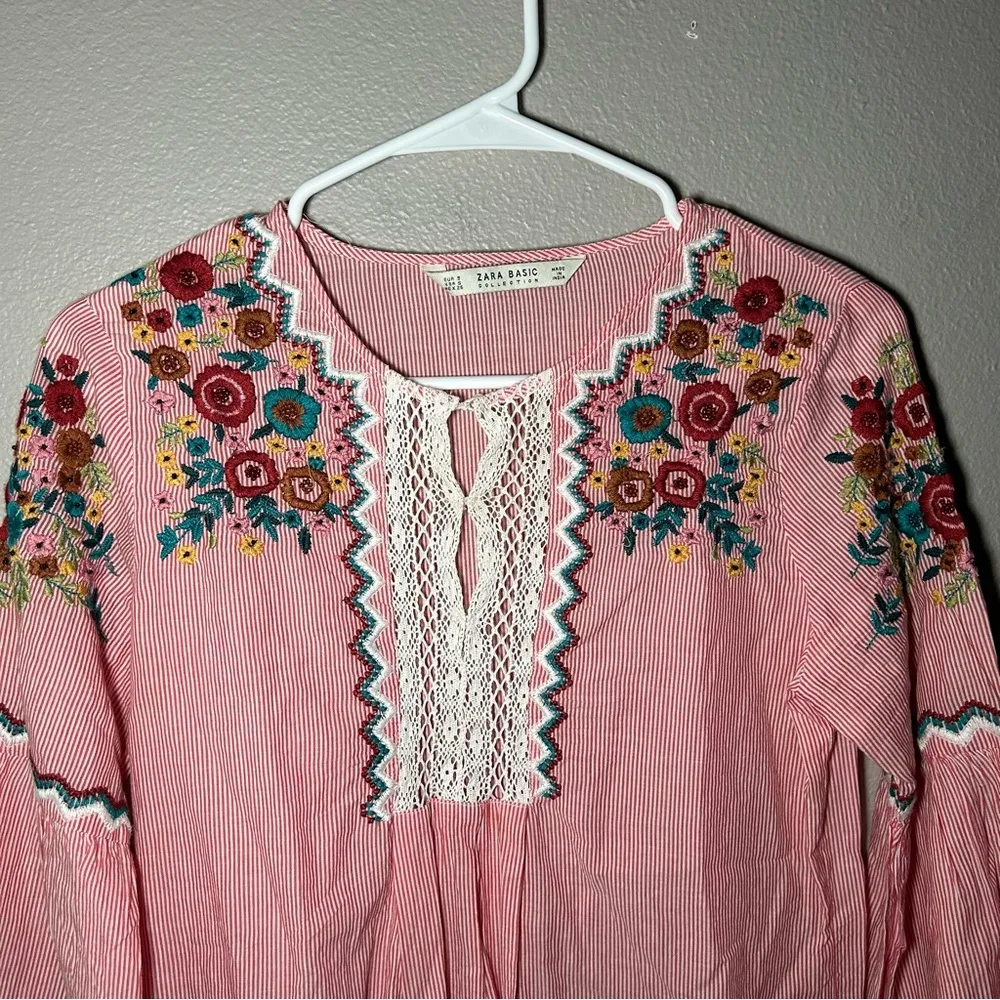 ZARA red & white striped & embroidered bell sleeve blouse women’s size small - Image 4