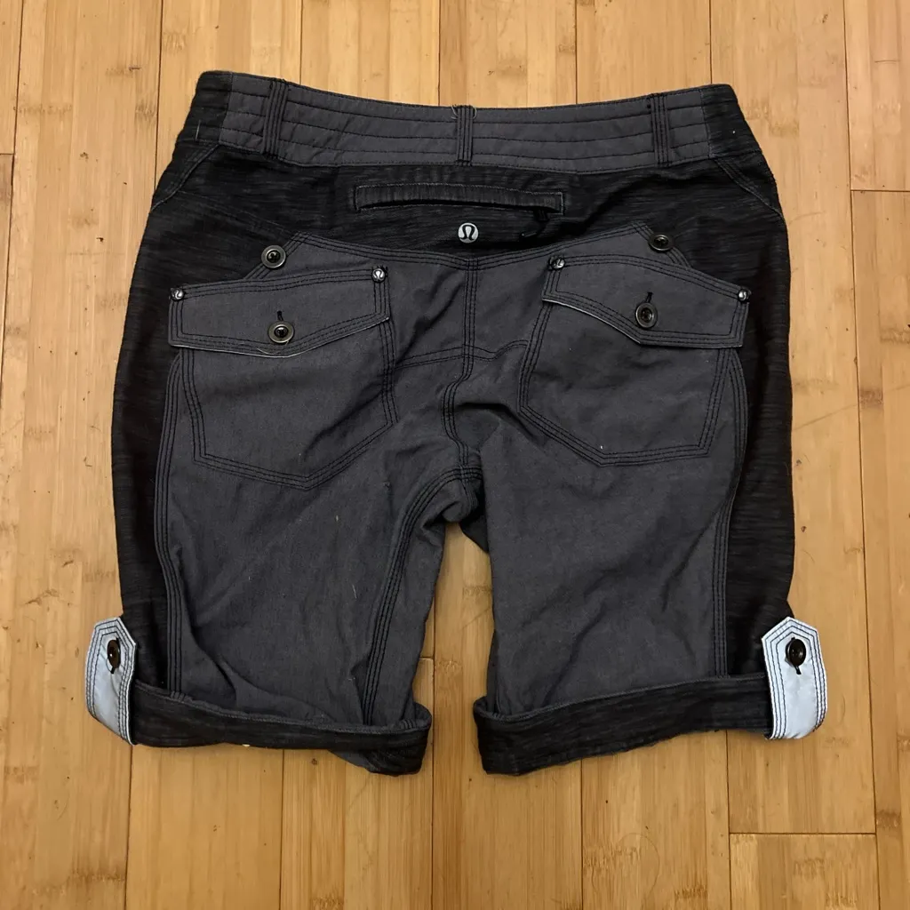 lululemon athletica Charcoal Women's Cargo Shorts - Image 3