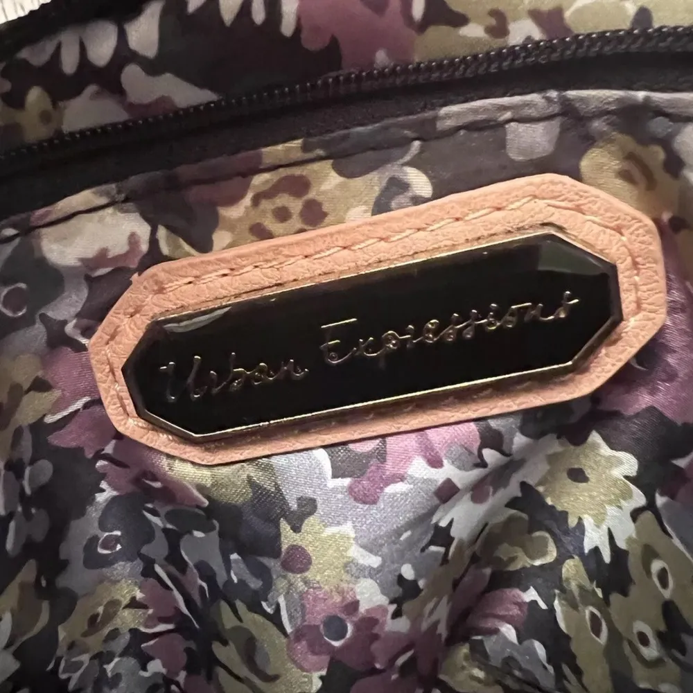 Urban Expressions Certified Vegan Pink Crossbody Handbag Clutch Peta Gold Chain - Image 5