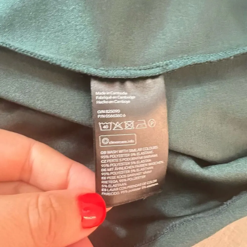 H&M green off the shoulder bell sleeve cocktail party sheath dress size medium - Image 9