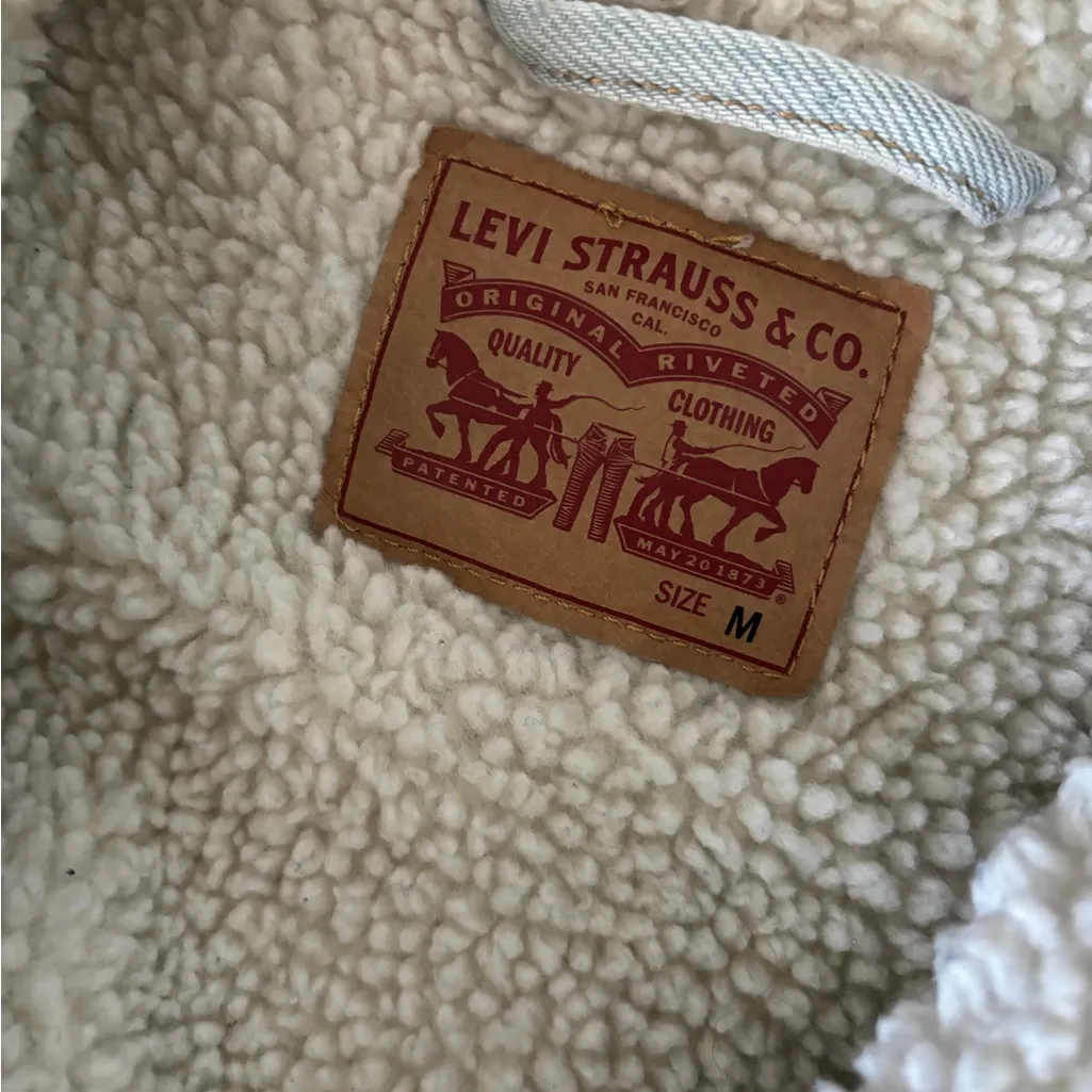 Levi's Cream Sherpa Lined Jacket - Image 2