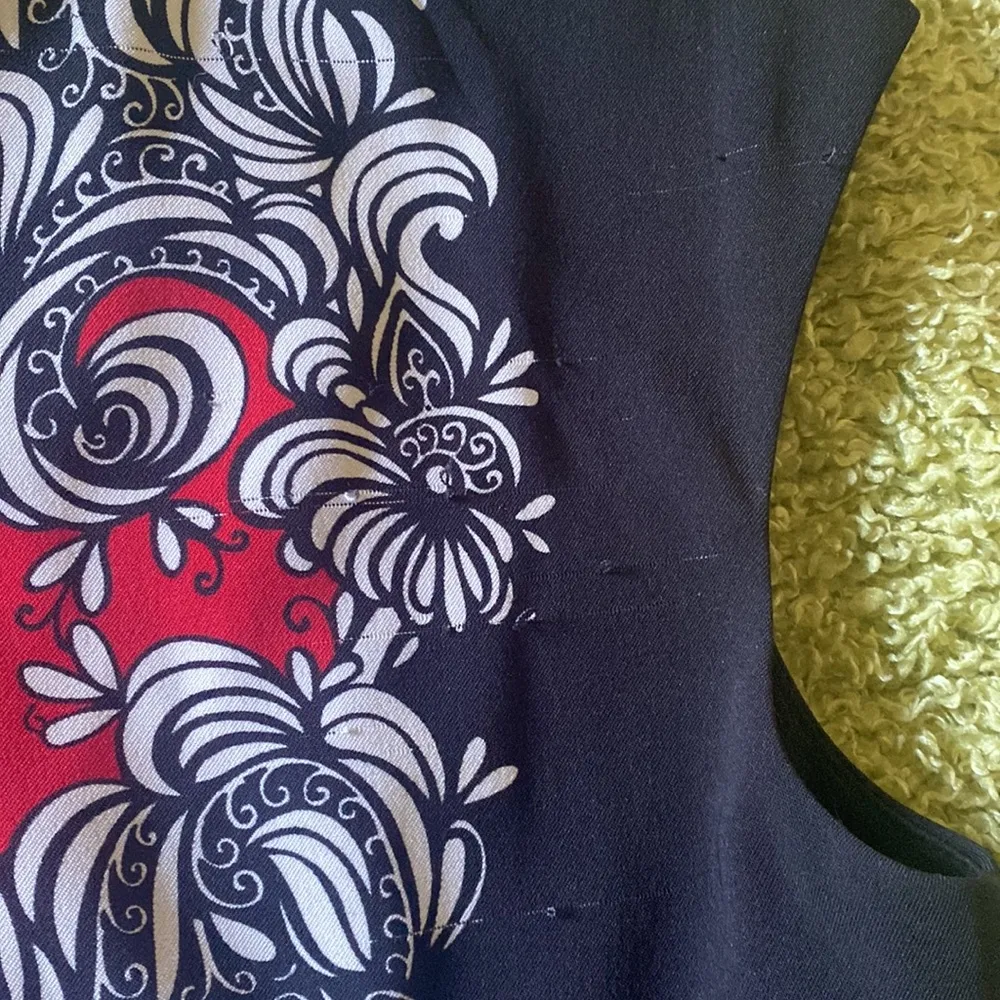 {BNWOT LONDON TIMES} ~ PETITE 10 ~ Floral -  red center with floral - sleeveless - Image 6