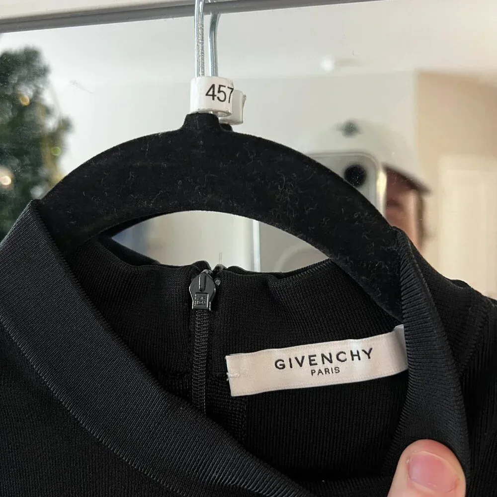 457 Givenchy Sleeveless Blouse Size Large Color Black - Image 3