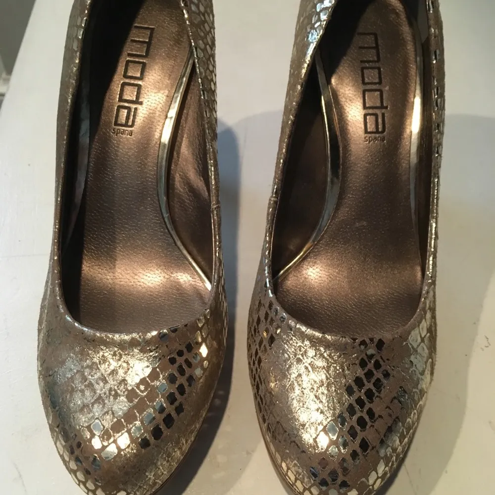 Gold Heels - Image 2