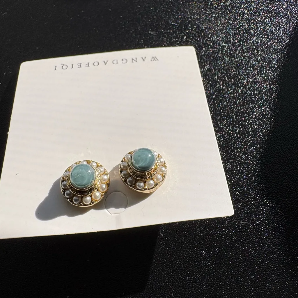 Baroque Pearl Cat Eye Stud‎ Earrings Women Vintage Style Elegant Small Round new Green - Image 2