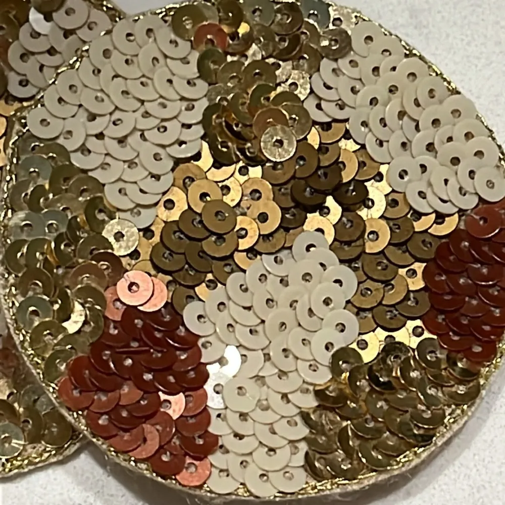 Super Cute Sequined and Seedbeaded Earrings - Image 4