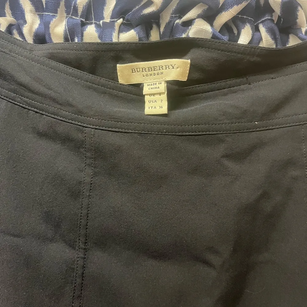 Burberry Black Silk Pencil Skirt - Image 6