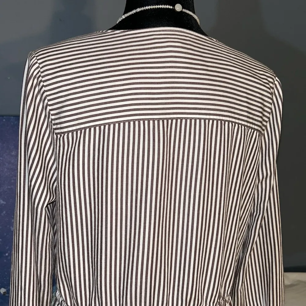 Size S V Neckline Blouse - Image 8