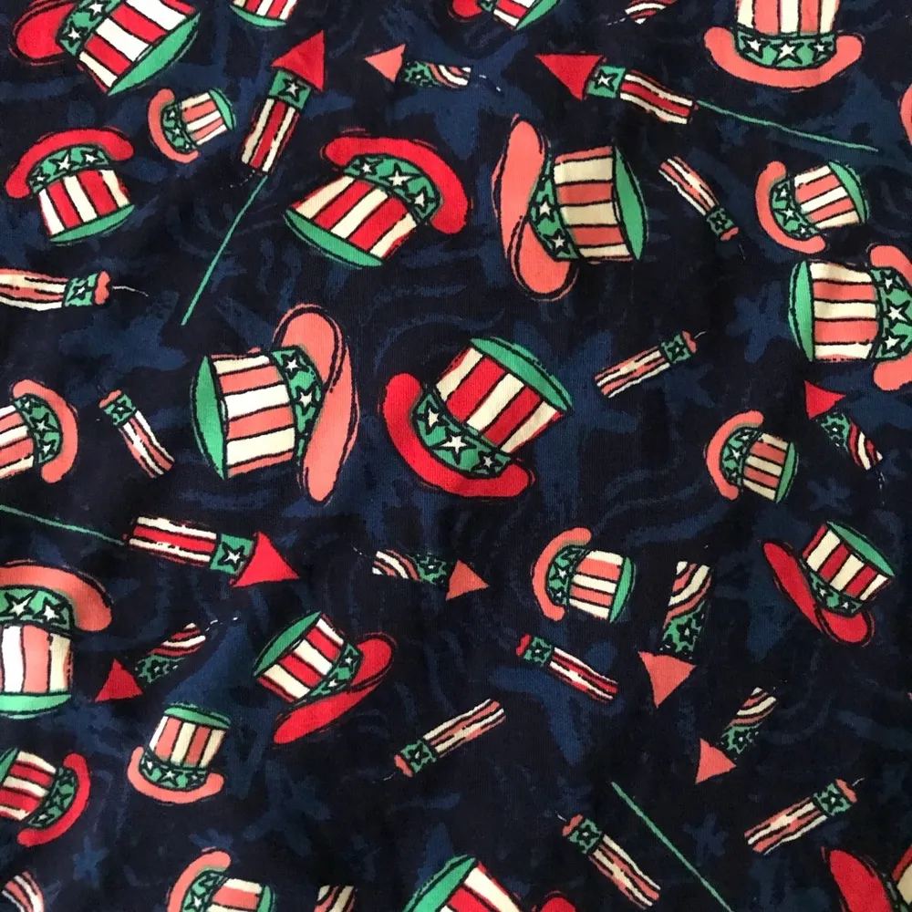 LuLaRoe Patriotic America Hat 4th of July Irma Shirt Blouse Size Med EUC #6161 - Image 5