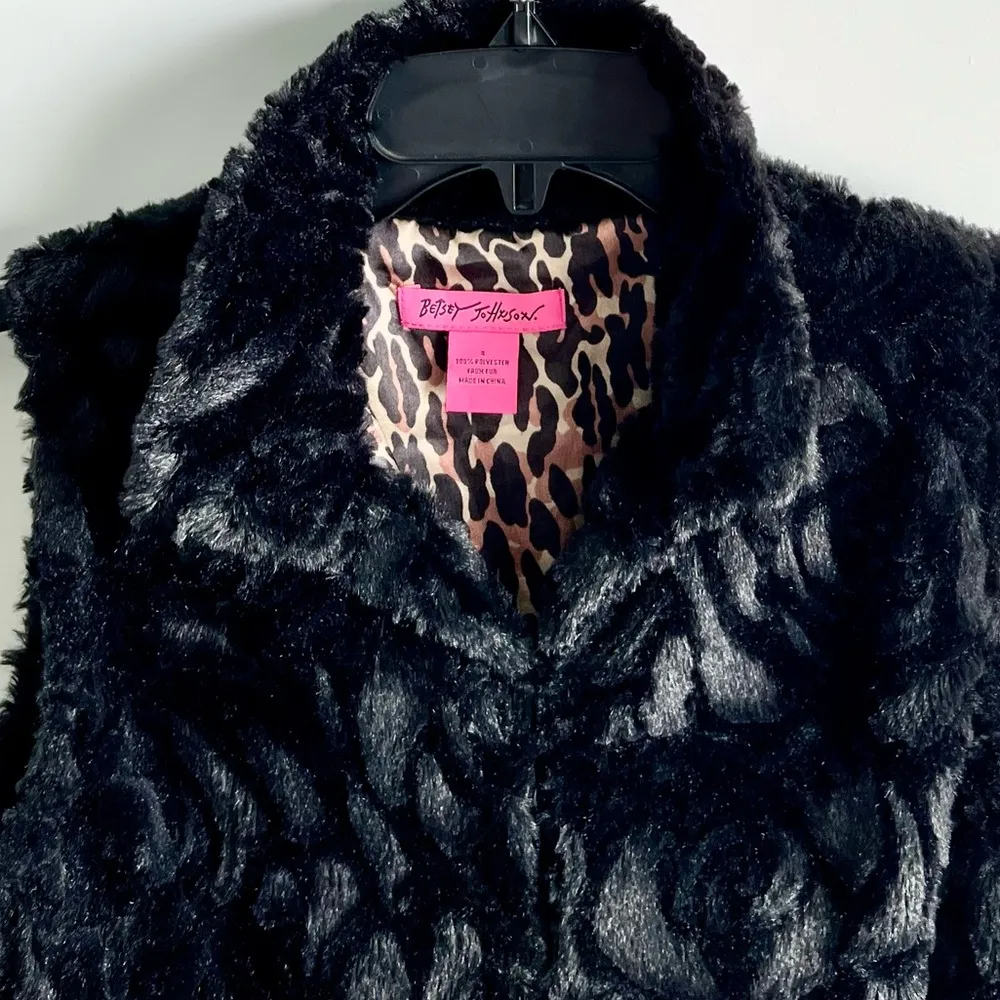 BETSEY JOHNSON Women Size S Black Faux Fur Vest - Image 6
