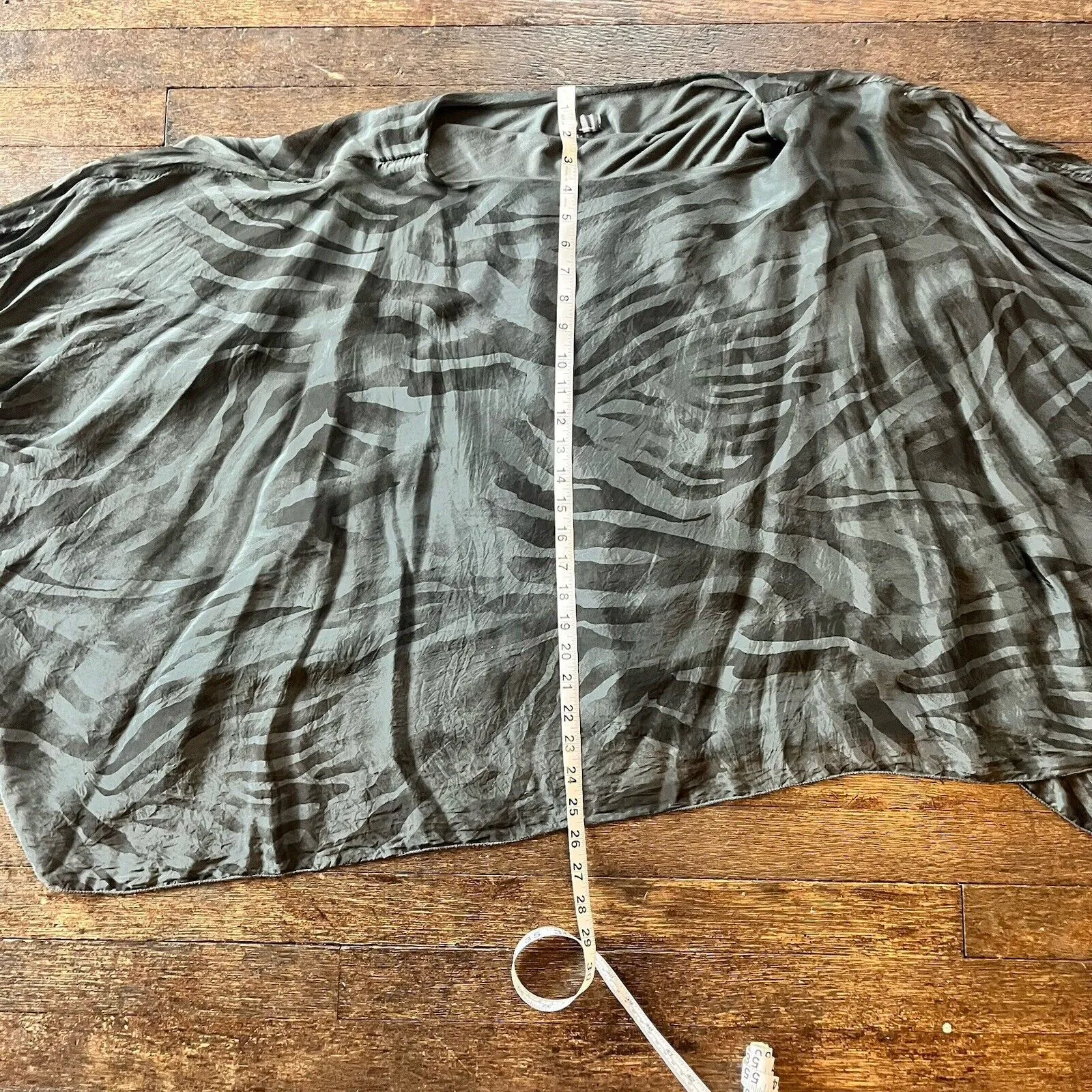 M Made In Italy Silk Overlay Bat Wing Blouse Womens L Animal Neutral Print Gray Size L - Image 4