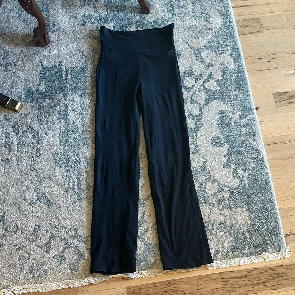 Black Yoga Pants - Image 3