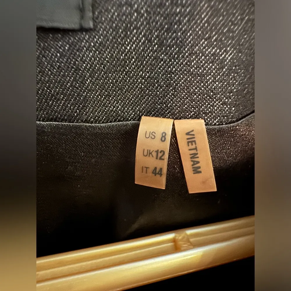 Tahari Dark Blue and Black Cropped Blazer Size 8 - Image 7