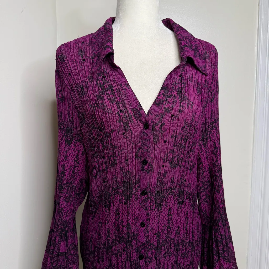 Y2K Fashion Bug Crinkle Fabric Top Blouse V Neck Button Up Sz 4X but Meas Small - Image 2