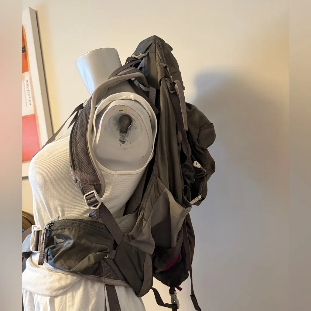 Gregory J 53 Women’s Size XS Ultralight 50 L Hiking Backpack CrossFlo Suspension Gray - Image 4