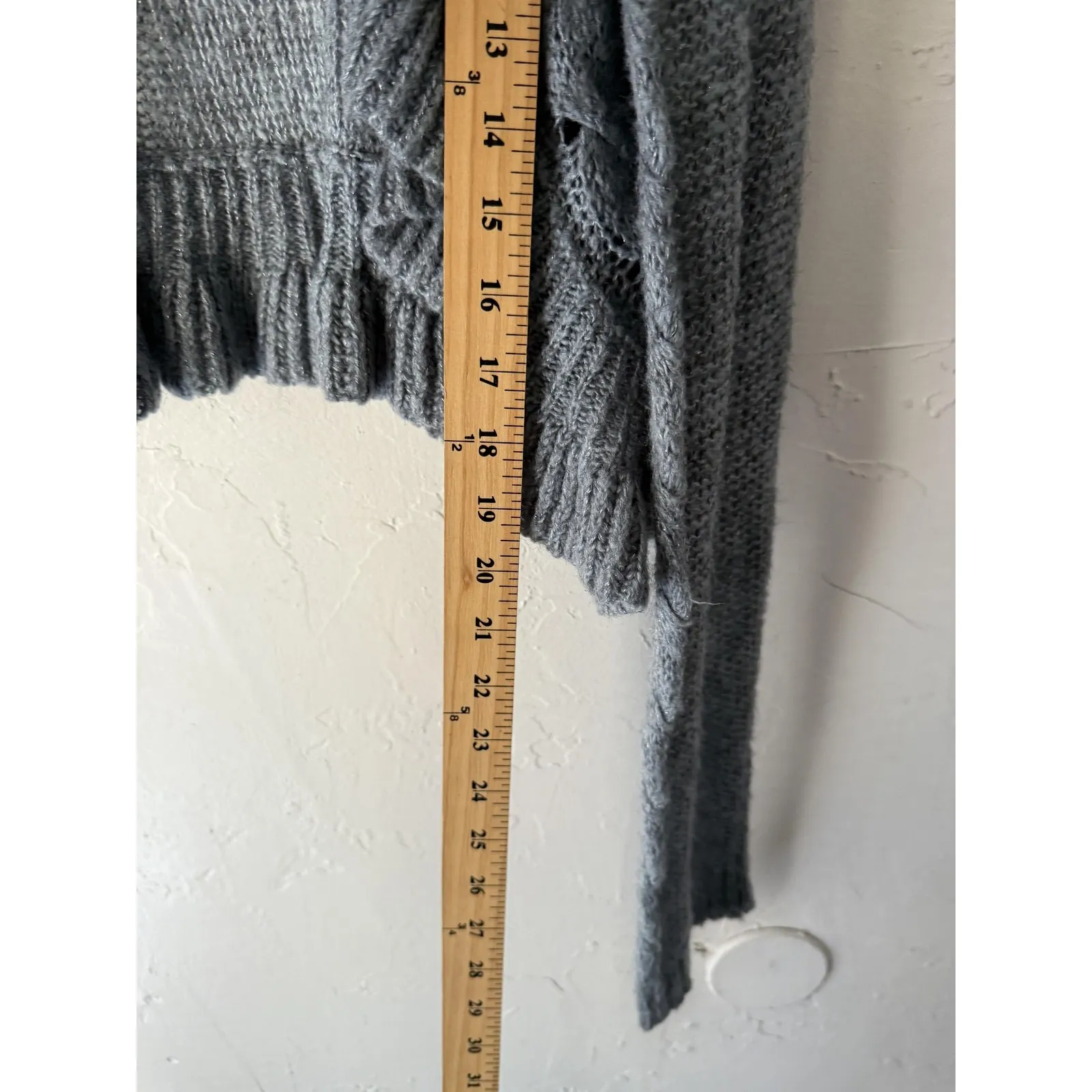 Decree Sweater Y2k XL‎ Gray Metallic Ruffle Open Cardigan Knit Cropped Soft - Image 7