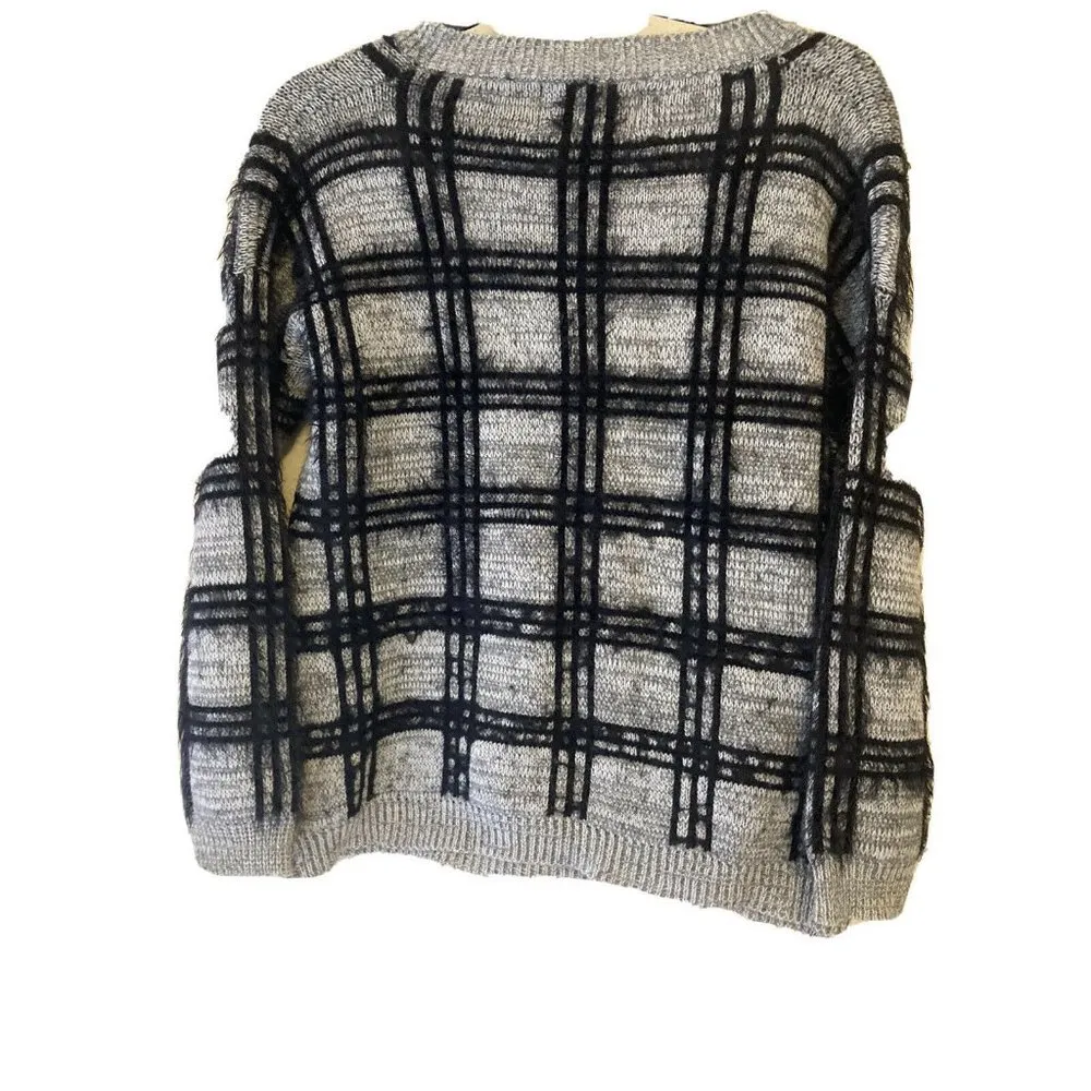 PAPER CRANE Sz M Windowpane Eyelash Pullover Crewneck Soft Sweater Gray Black - Image 2