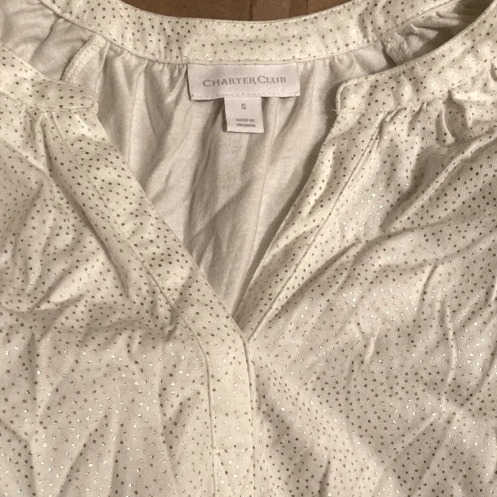 Charter Club Metalic Gold Speckled V-Neck Tunic Blouse Size Small Women White. - Image 3