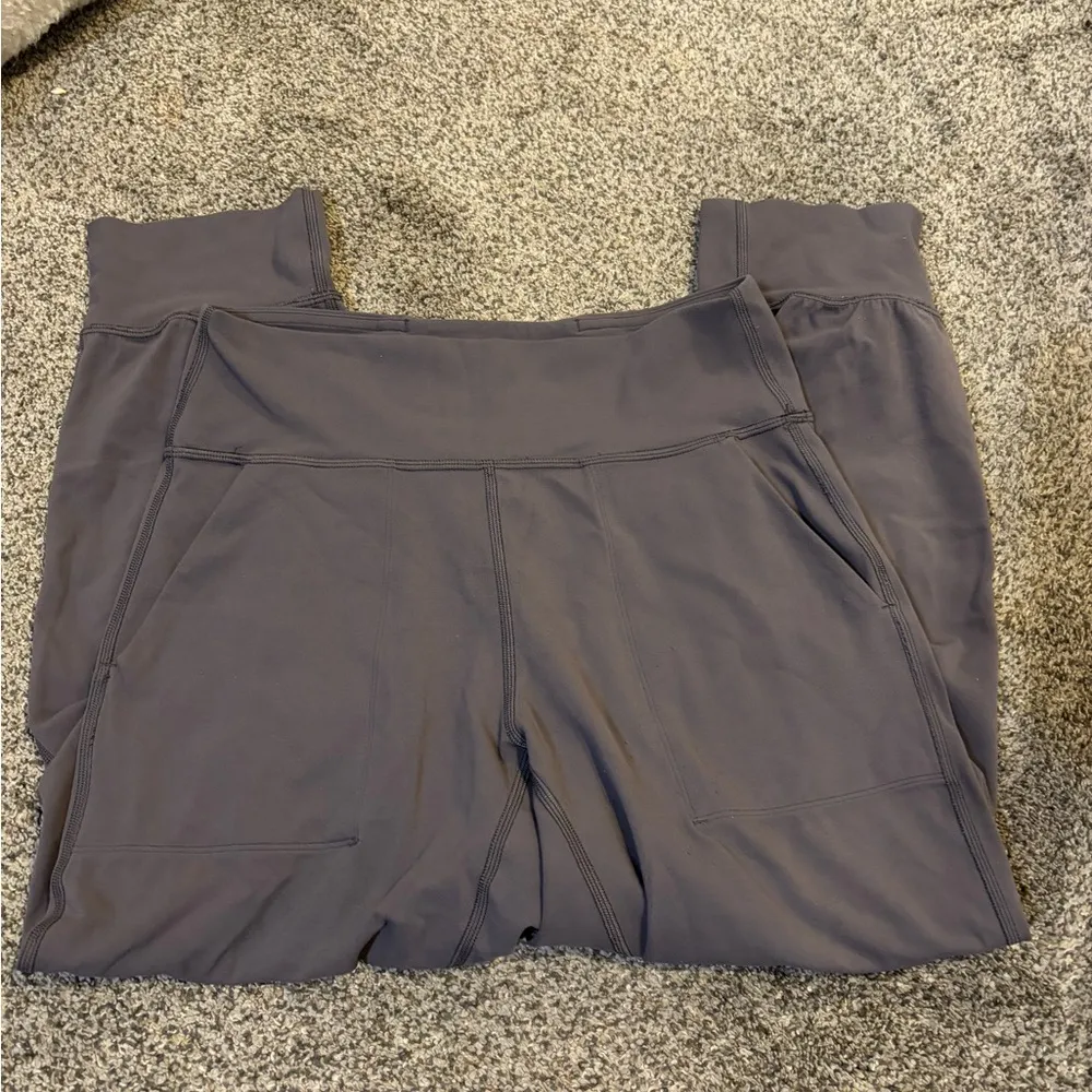 Lululemon  Align Cropped Jogger - Image 5