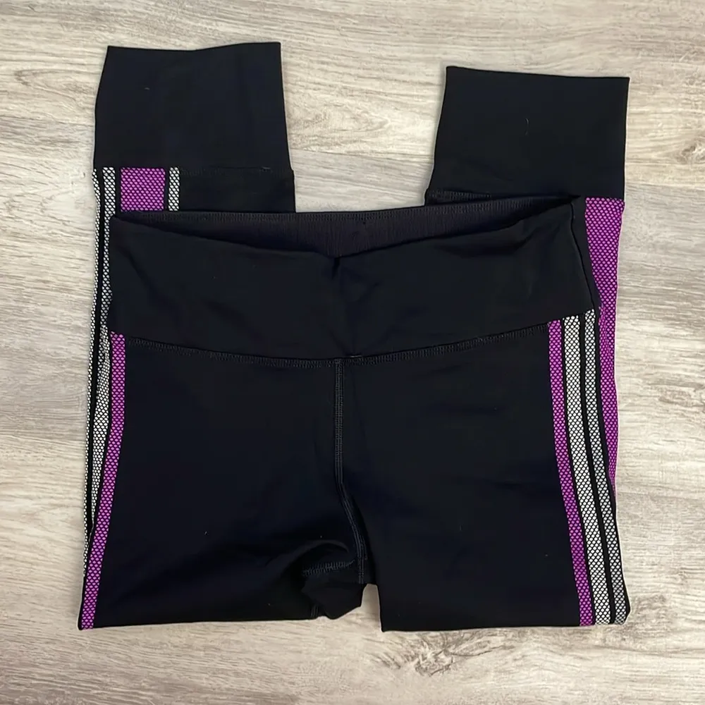 Black with Pink & White Stripes Capri Leggings Size Small - Image 3