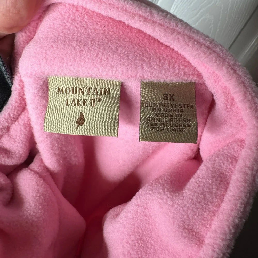 Mountain Lake  NWT Woman’s Pink Fleece Zip Up Jacket Size 3xl - Image 3