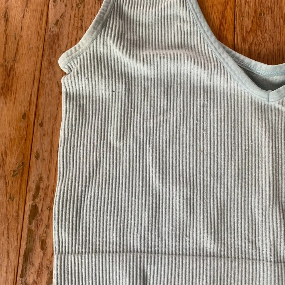 light blue ribbed v neck tank top cropped bra top Size M - Image 3