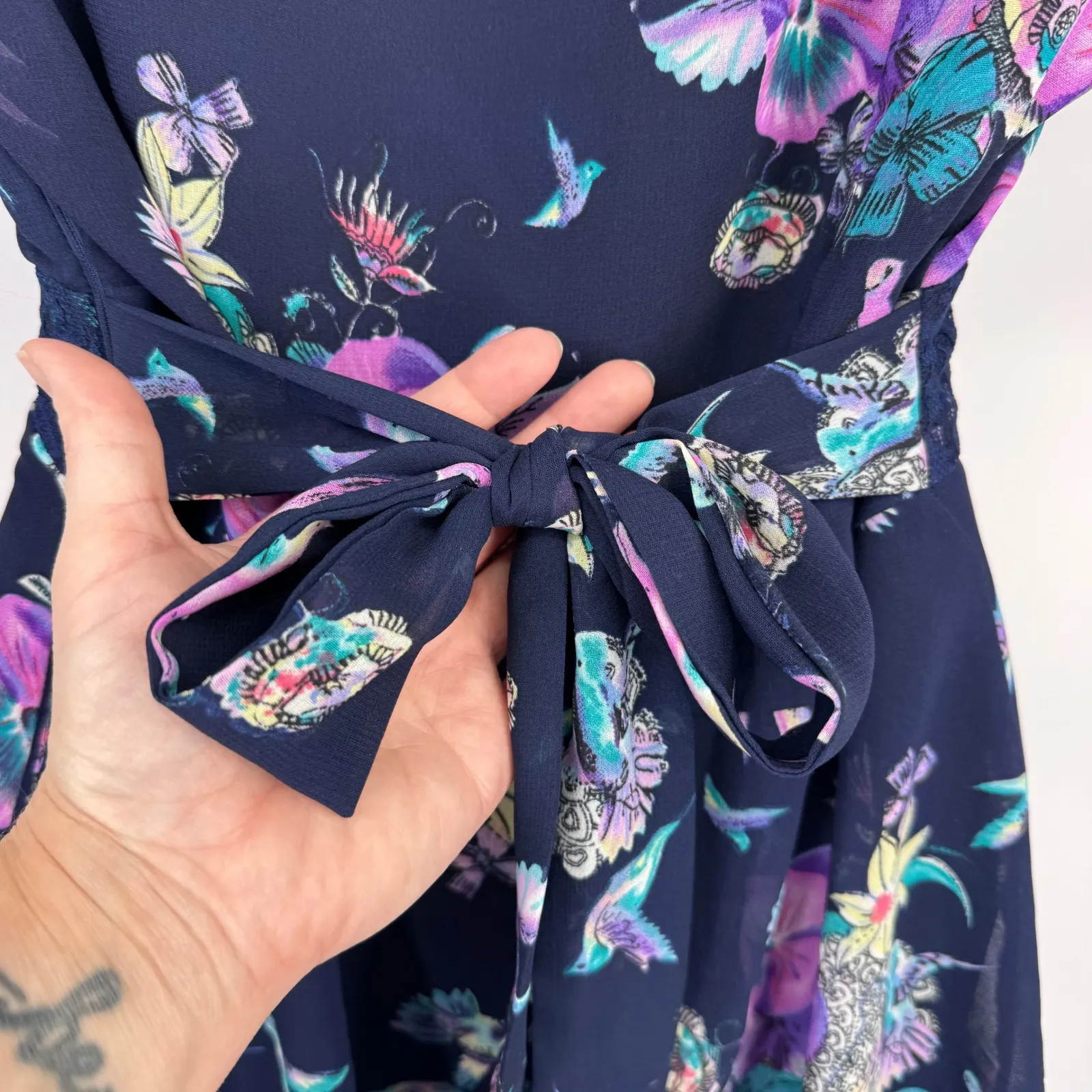 Yumi Babydoll Dress Large Blue Bird Print Whimsical Fairy Lace Sides‎ Tie Back - Image 10