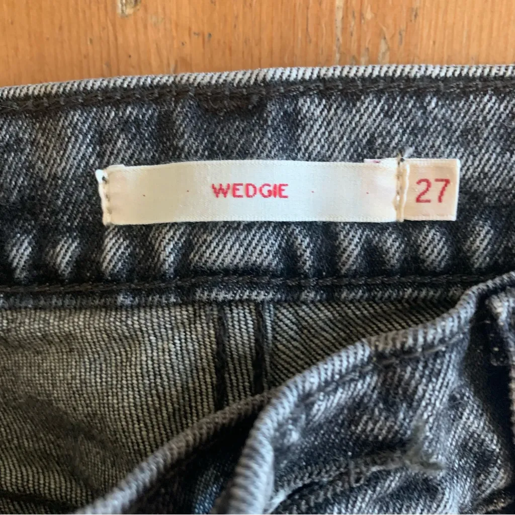 NWOT Levi’s Premium Wedgie Slim Fit High Rise Button Fly Gray Jeans Size 27 - Image 3