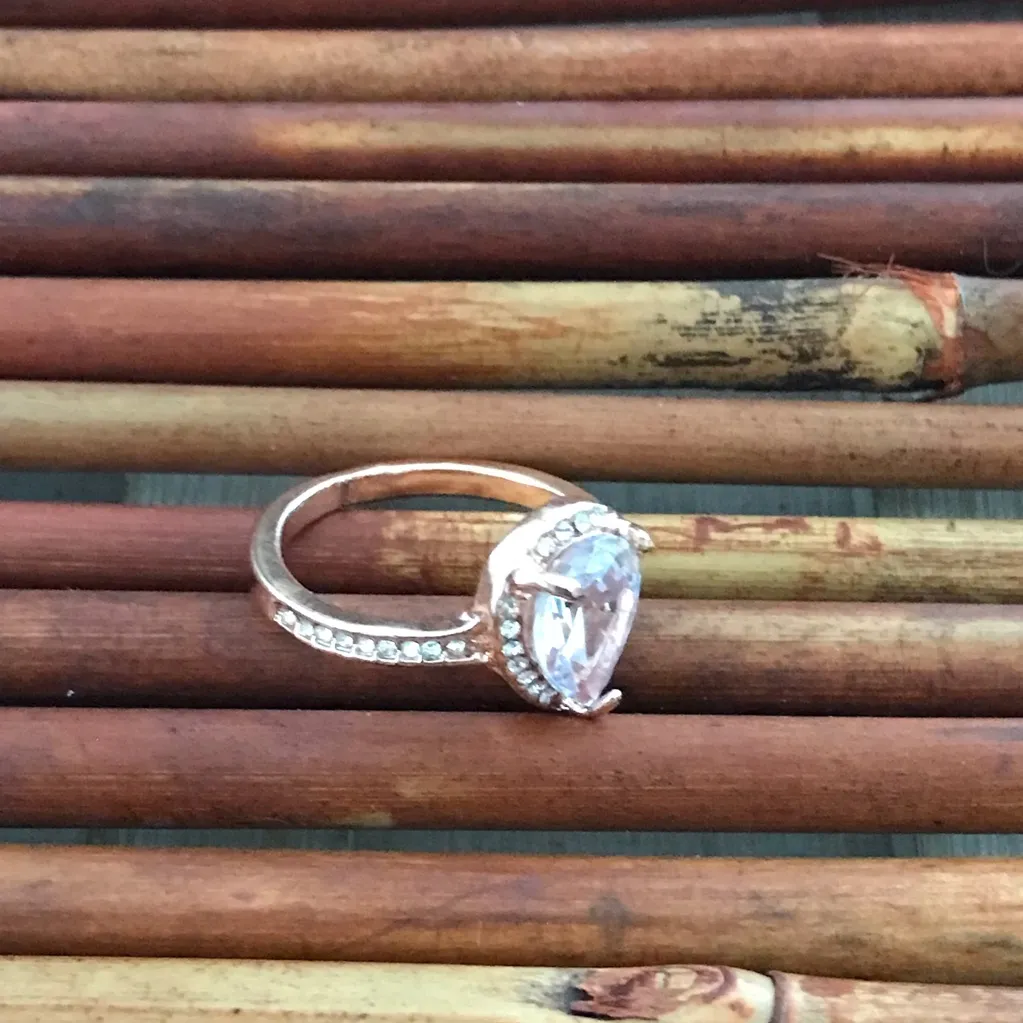 Teardrop Solitaire Ring Rose Gold color size 7 - Image 5