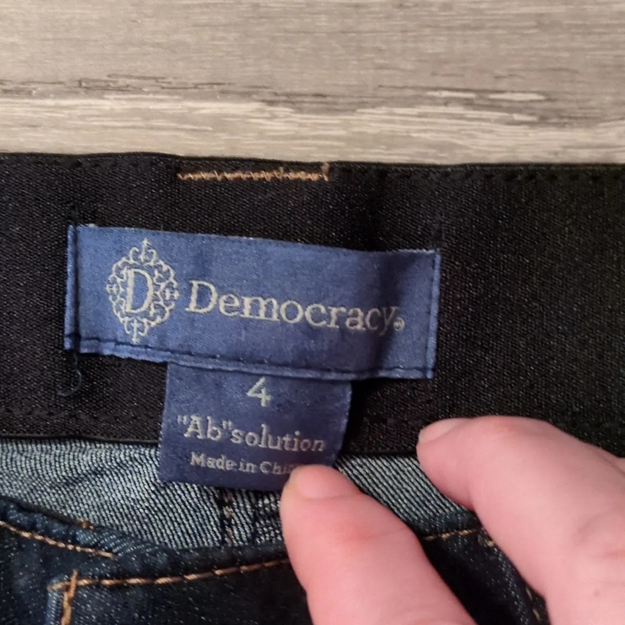 Democracy Ab Technology Core Essential Bermuda Denim Shorts Size 4 - Image 5