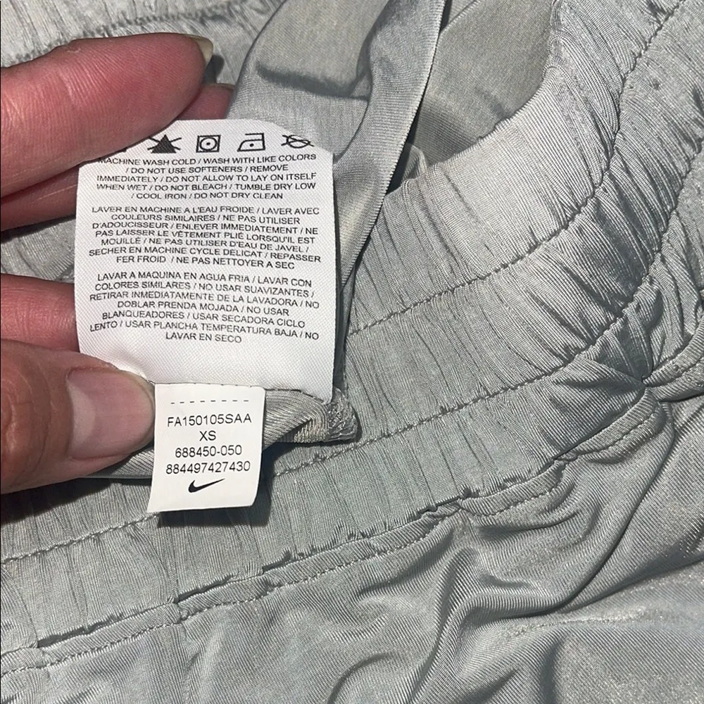 Nike Gray Joggers with Relaxed Fit and Elastic Waistband - Image 4