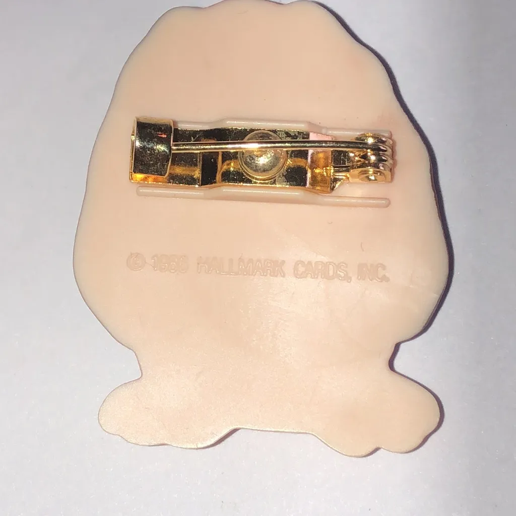 Adorable Brown and Cream Be Mine Red Heart Valentine’s Dog Brooch - Image 4