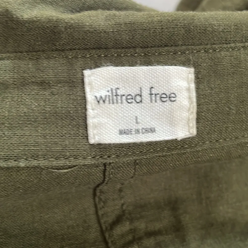 Pretty Aritzia Wilfred Free Army Green Long Sleeve Button Up Shirt - Image 6