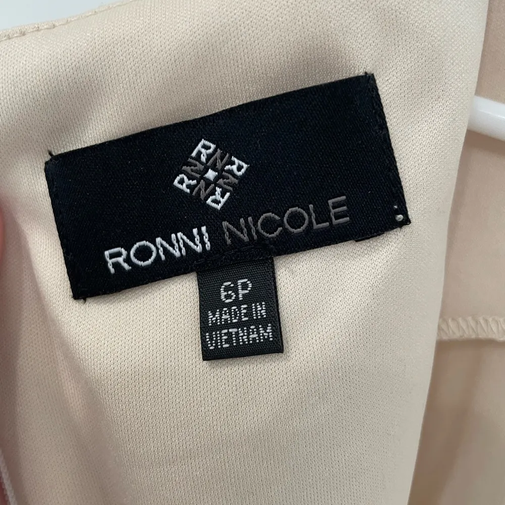 Ronni Nicole Ivory Cream Floral Lace Crew Neck Sleeveless Mini Dress Size 6P - Image 4