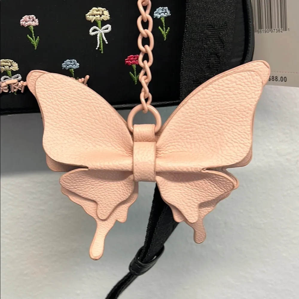 💐Betsey Johnson | Flower Shoulder Bag Includes Charm w/ Removable Strap - Image 4