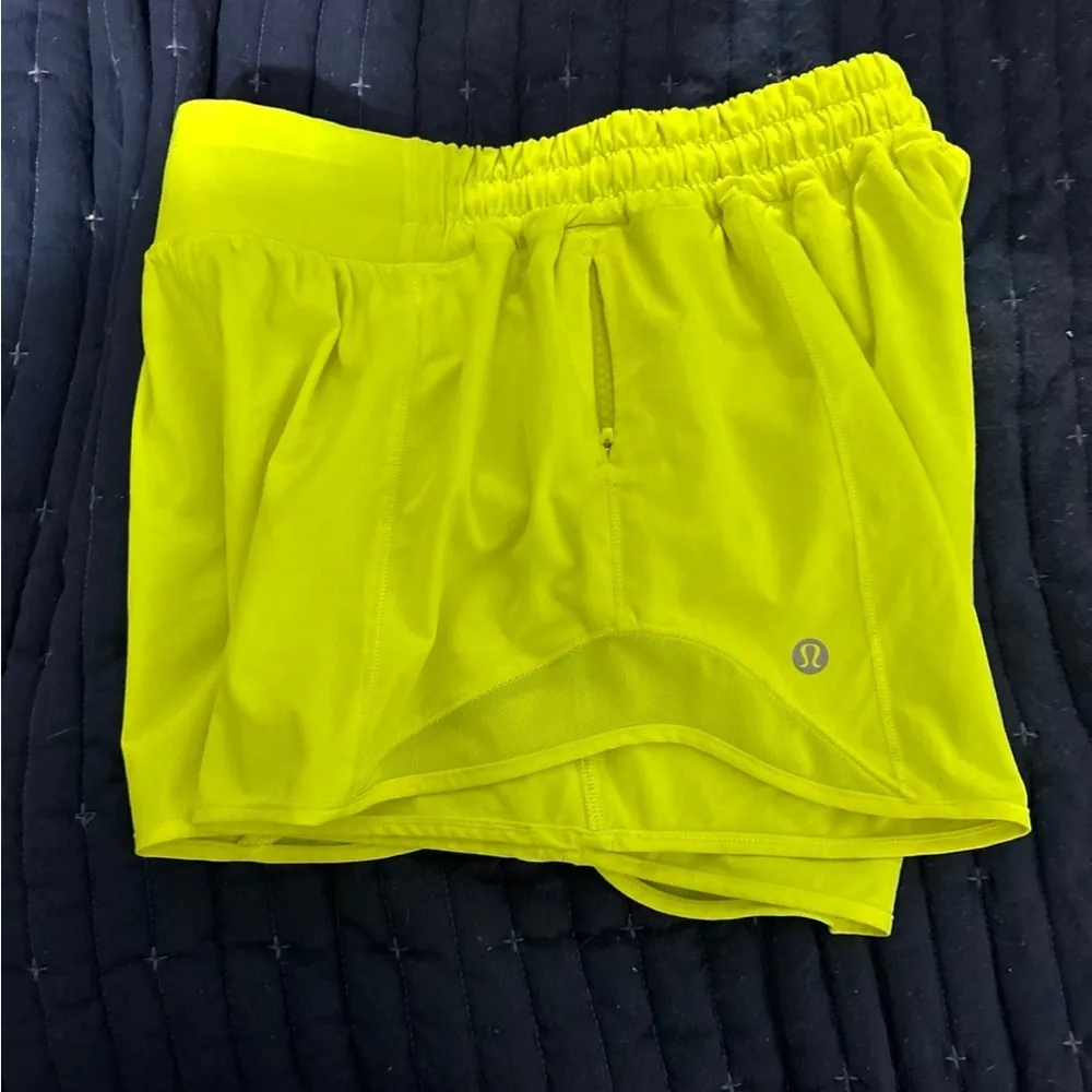 Lululemon Hotty Hot Short II *Long 4"
Highlight Yellow size 6 tall - Image 6