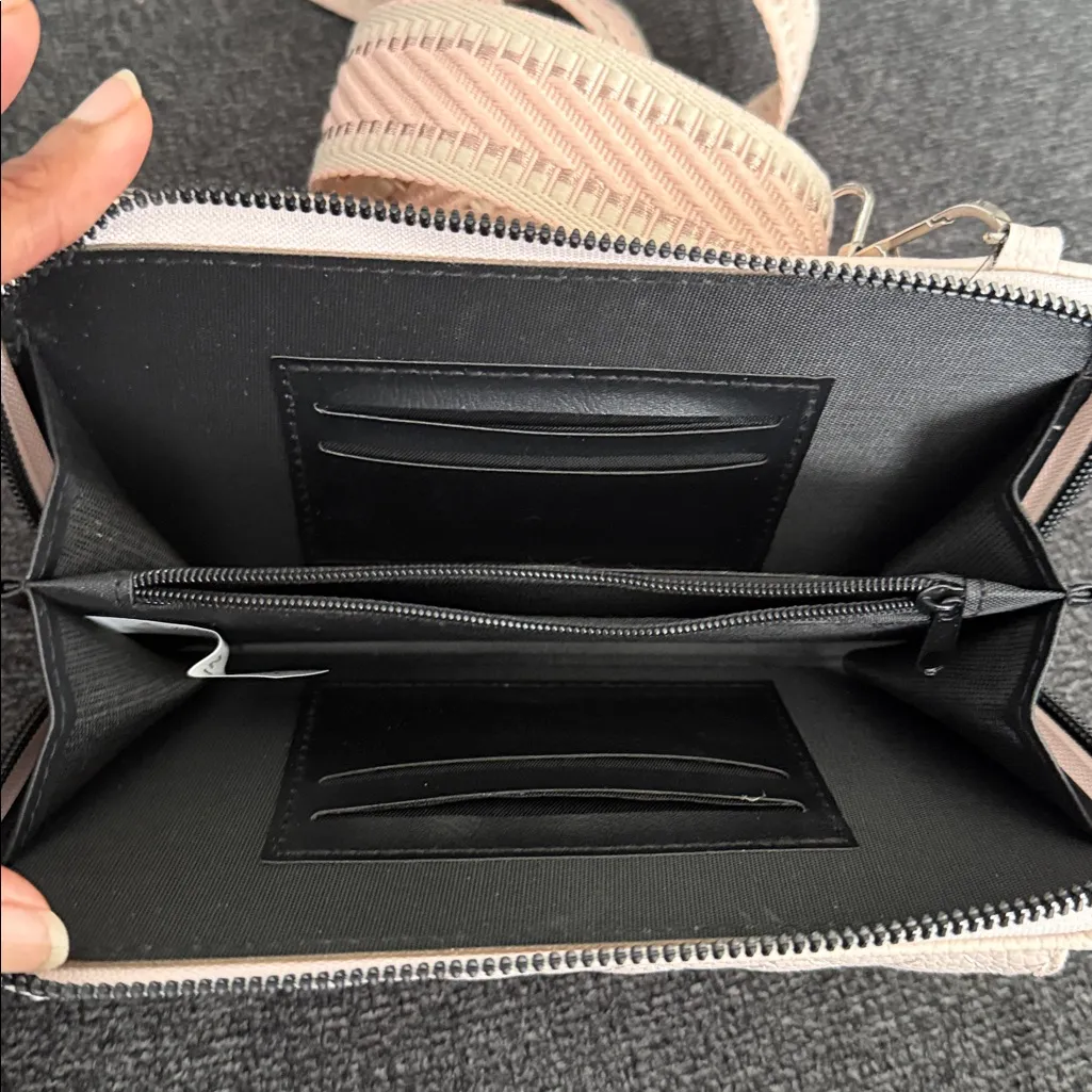 Stylish Pale Pink Crossbody Bag/Wallet - Image 5