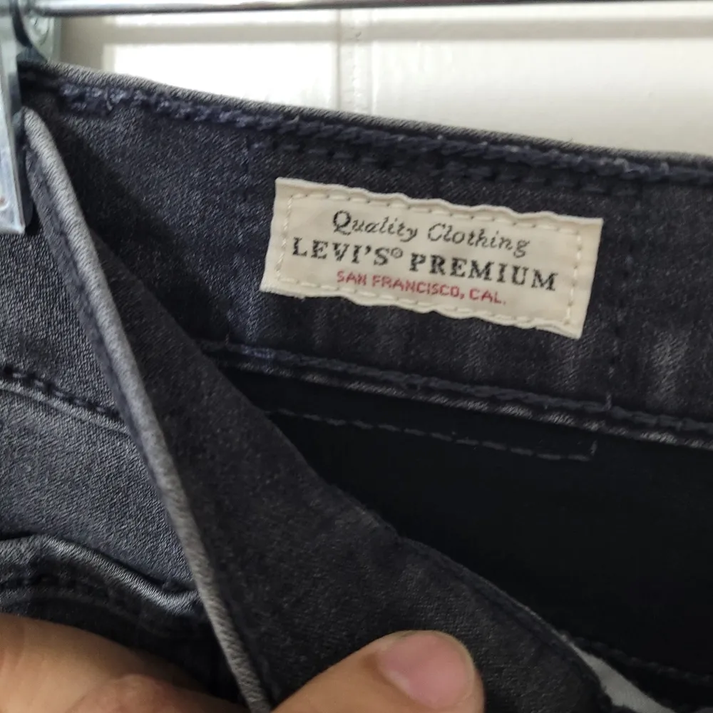 Levi's 311 Skinny Jeans Women's Shaping Size 32 - Image 6