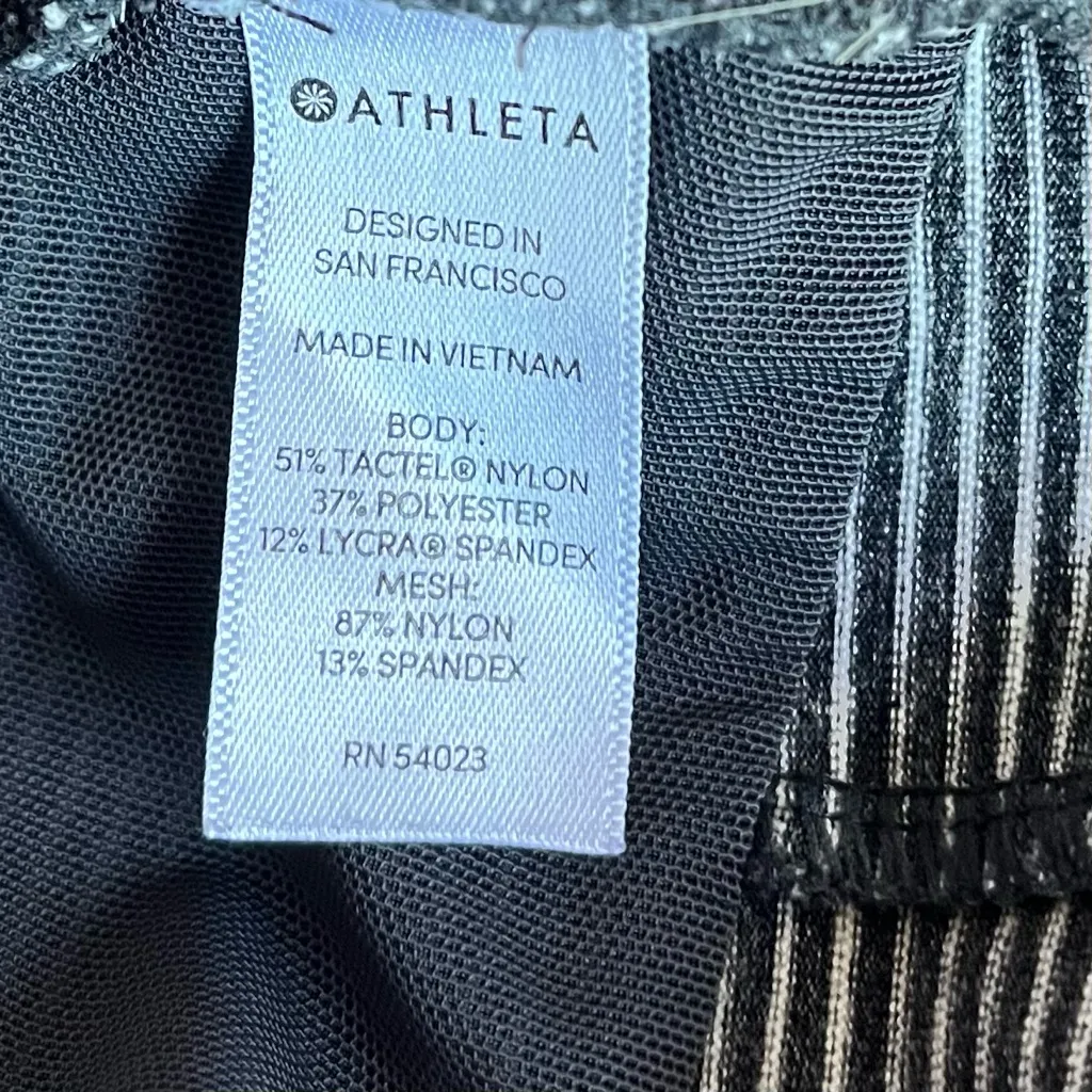 Athleta•Drawstring Grey zipper pocket shorts•sz M - Image 7