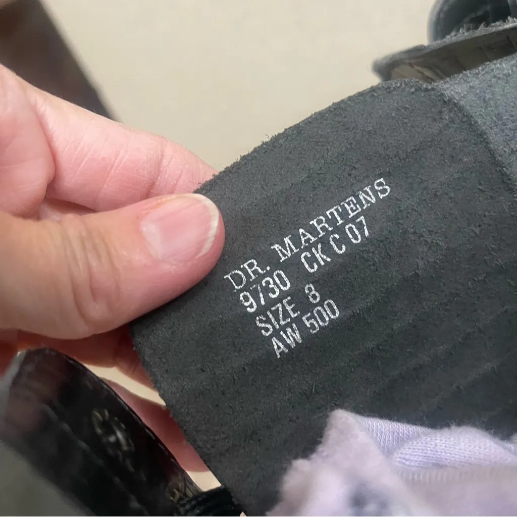 Dr Martens ENGLAND  9730 Croc Emboss Square Toe‎ USED 1x  Boots Women’s 10 Shoes - Image 13