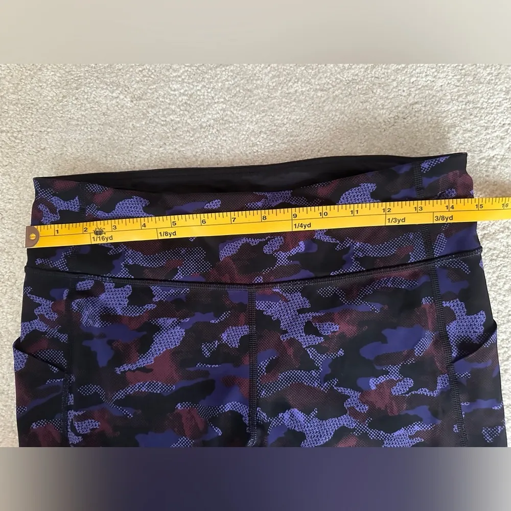 Lululemon Pace Rival Crop Hounds
Camo Emperor Blue Black / Black Size 8 - Image 15