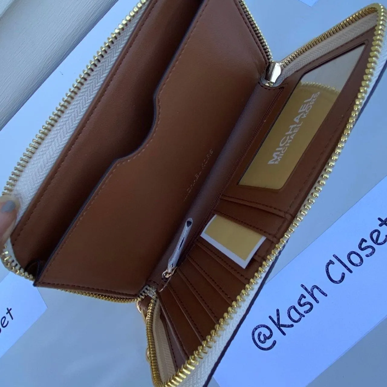 Michael Kors Vanilla Large Flat MF Phone Case Wristlet Wallet - Image 8