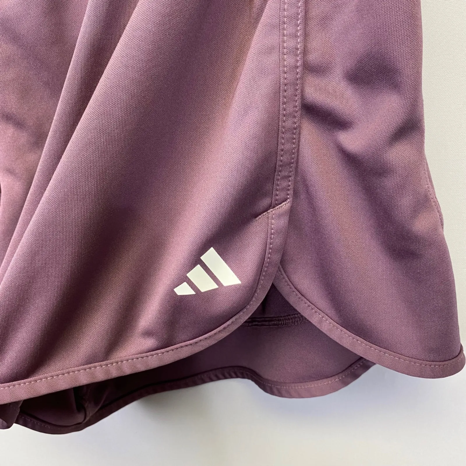 Adidas Athletic Shorts XL Mauve Sporty Minimalist Gym Lounge Athleisure - Image 4