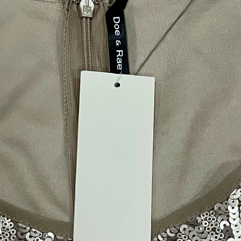 Doe & Rae Boutique Gold Sequin Beaded Sleeveless Cocktail Dress - Small - NWT - Image 15